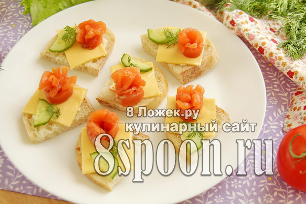 Бутерброды с семгой и сыром «Праздничные розы» фото