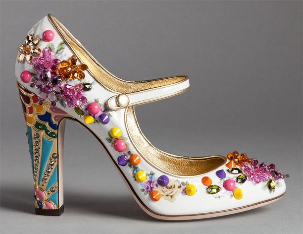 Обувь Dolce&Gabbana, инкрустированная камнями, стразами и прочими декоративными элементами