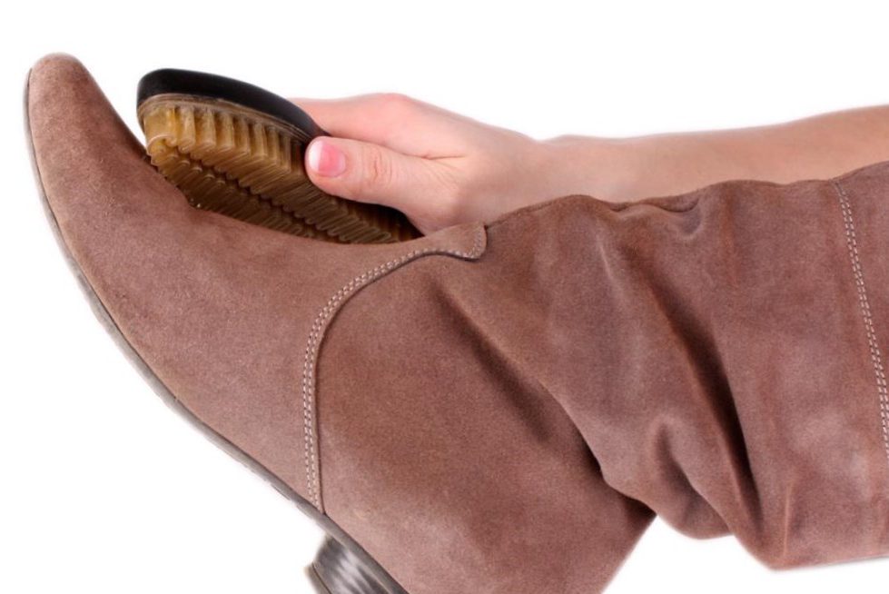 как почистить замшевую обувь