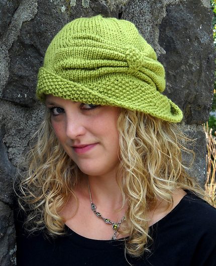 Free knitting pattern for Cloche Divine