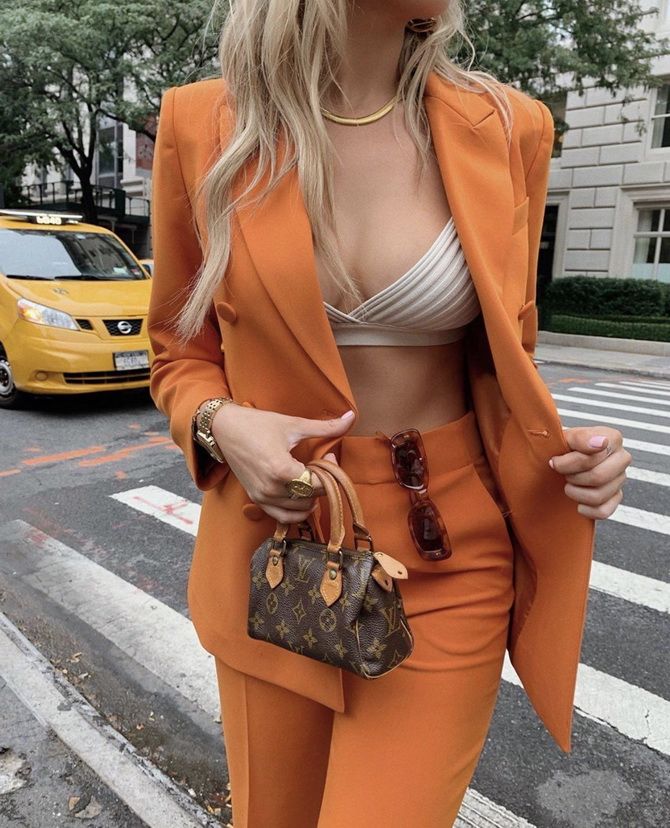  оранжевый пиджак 