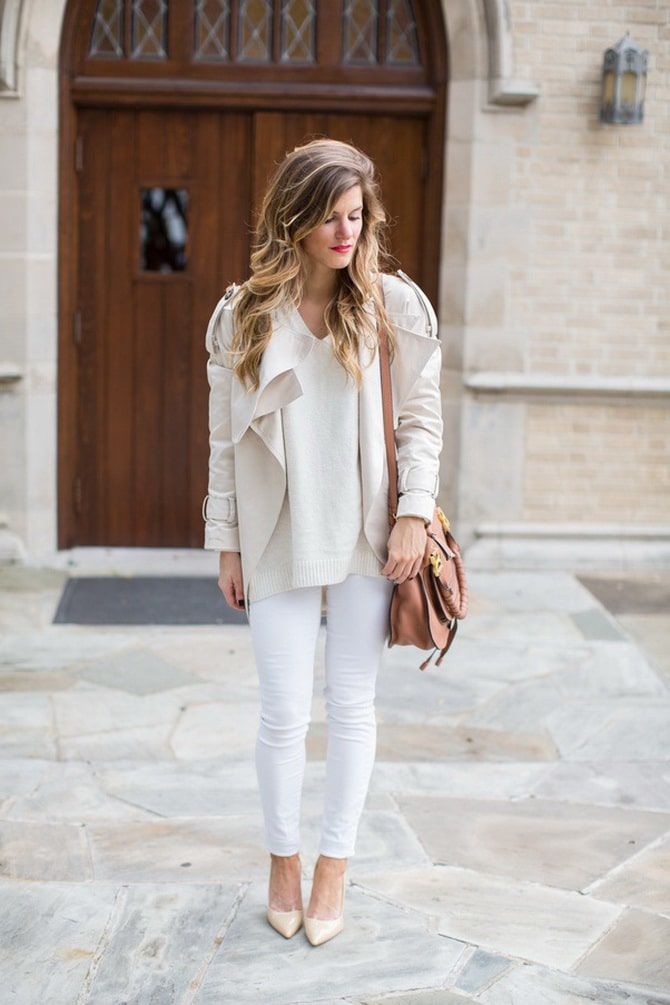 Как носить белые джинсы: создаем уютные осенние луки 28