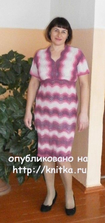 Вязаное спицами платье для женщин. Работа Наталии Гуторовой. Вязание спицами.