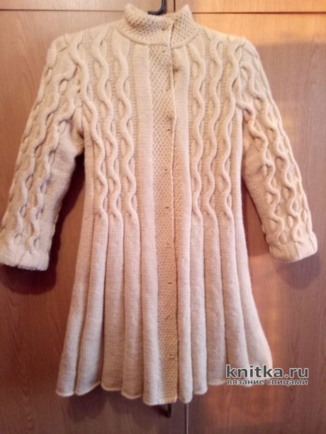 Вязаное пальто для девочки 6-7 лет. Работа Ольги. Вязание спицами.