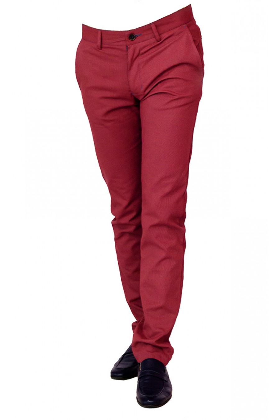 Красные брюки идеально подойдут мужчинам