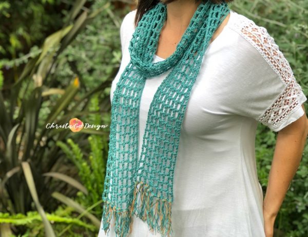 Skinny Summer ScarfThis list of free scarf patterns has crochet for beginners. Choose between these free crochet patterns and get to work on a project you can be proud of. #CrochetScarfPatterns #CrochetScarf #FreeCrochetPatterns