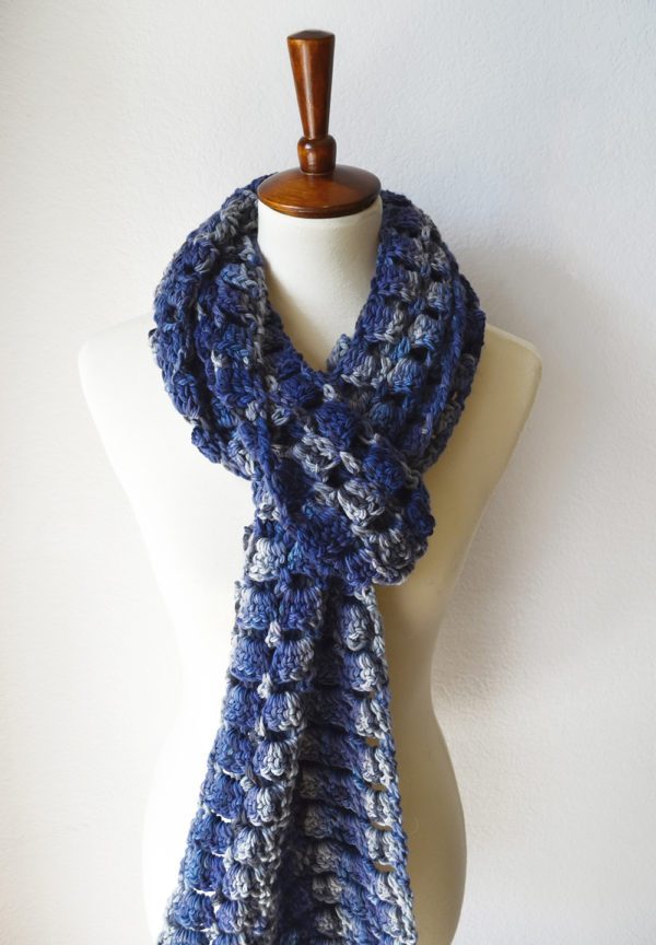 Super ScarfThis list of free scarf patterns has crochet for beginners. Choose between these free crochet patterns and get to work on a project you can be proud of. #CrochetScarfPatterns #CrochetScarf #FreeCrochetPatterns