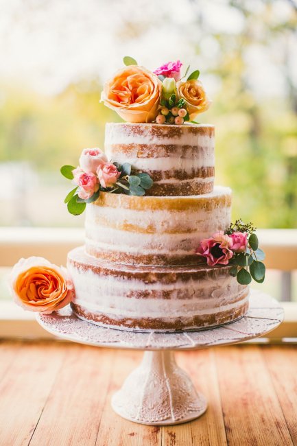 Торт с цветами на свадьбу