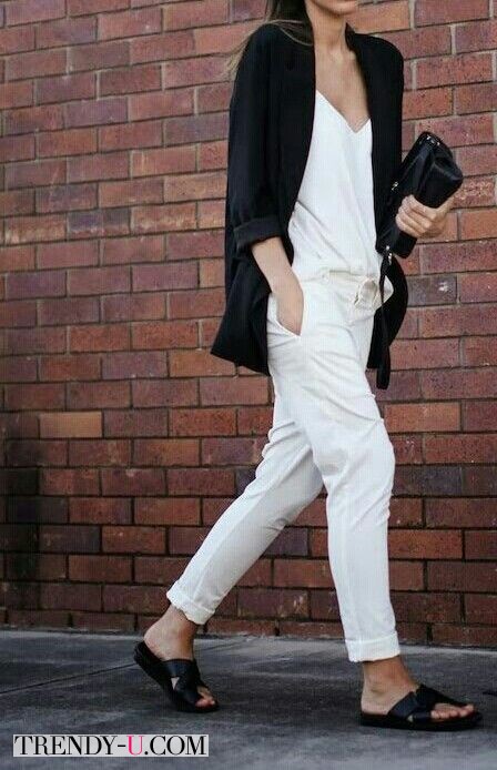Белые брюки - черный пиджак