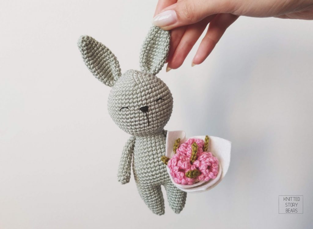 Free Crochet Pattern for a Little Amigurumi Bunny