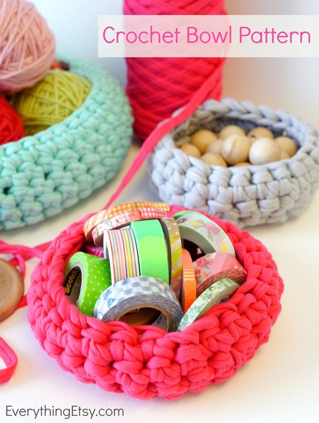 Crochet-Bowl-Pattern-free-on-EverythingEtsy.com-Get-Organized_thumb (1)